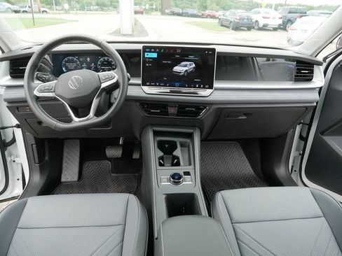 Certified 2026 Volkswagen Tiguan SE AWD/4WD image 21