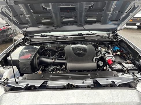 Used 2020 Toyota Tacoma TRD Sport image 31