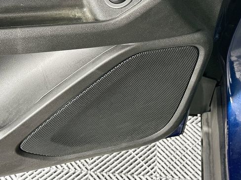 Used 2023 GMC Terrain SLT w/ Tech Package image 28