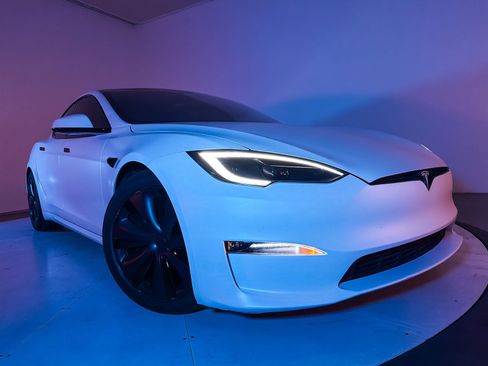 Used 2022 Tesla Model S image 4