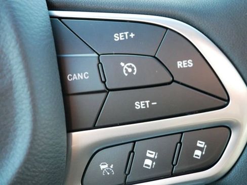 New 2026 Chrysler Pacifica Limited w/ Trailer Tow Group image 23