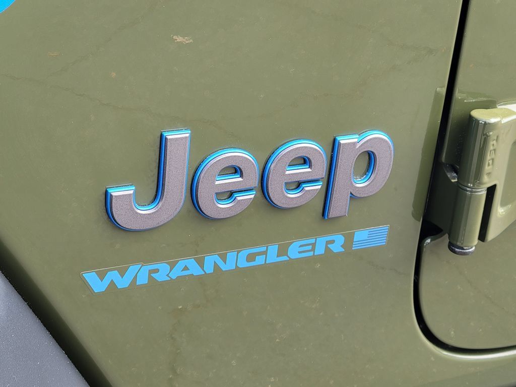 Used 2023 Jeep Wrangler Unlimited Rubicon 4xe AWD/4WD image 24