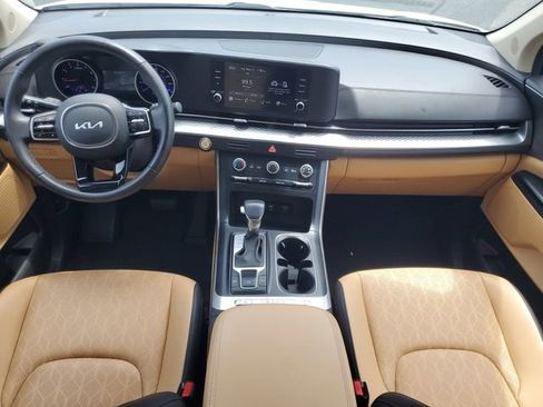 Used 2023 Kia Carnival LX FWD image 15
