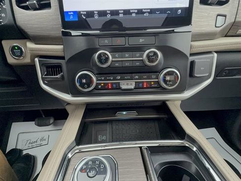 Used 2024 Ford Expedition Limited image 15