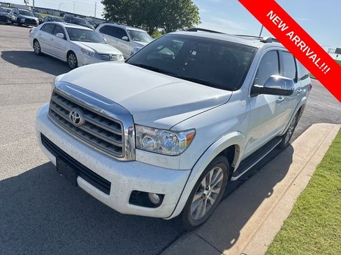 Used 2017 Toyota Sequoia Limited w/ Safety & Convenience Package image 3