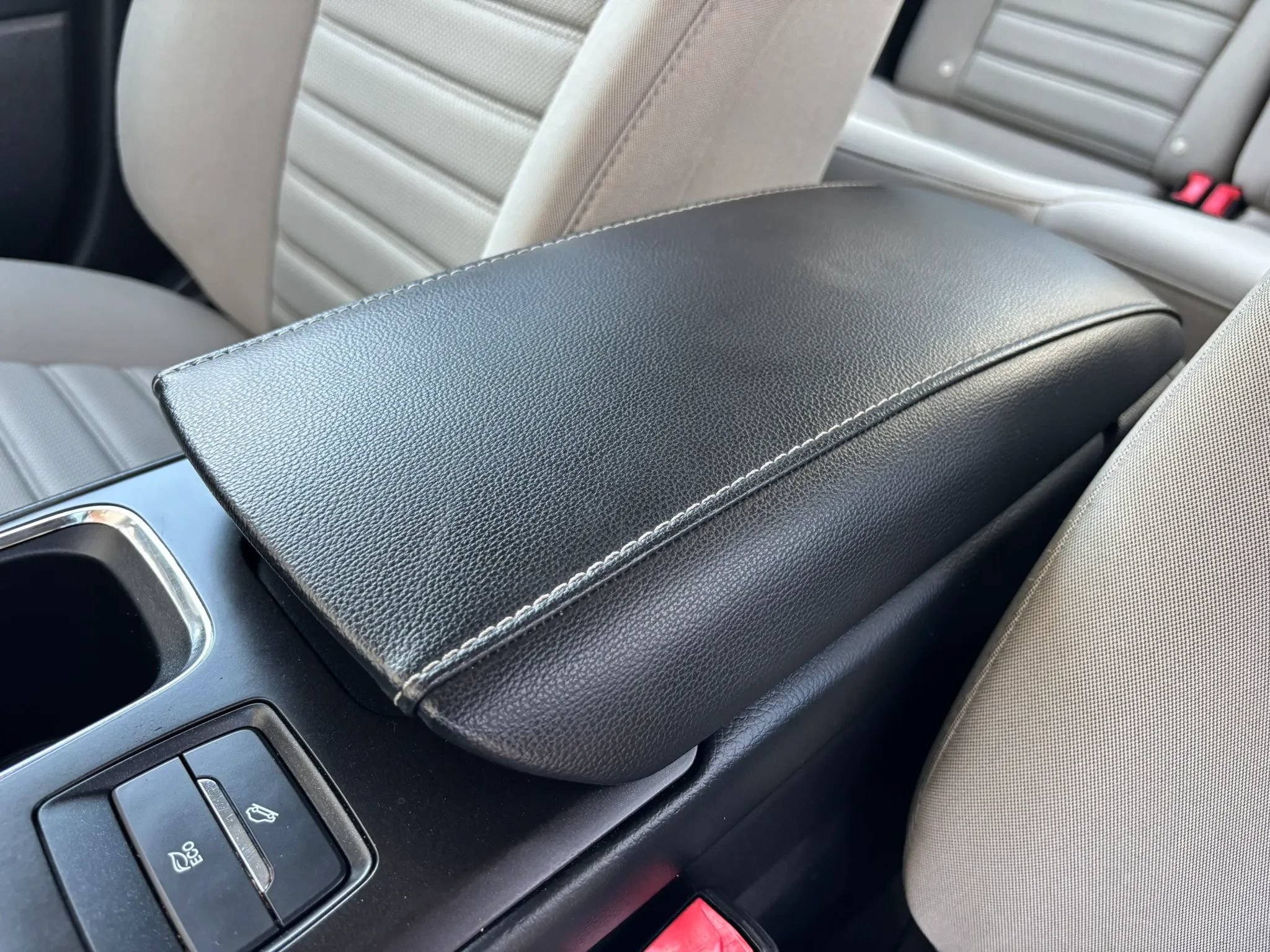 Used 2018 Ford Fusion S FWD image 33