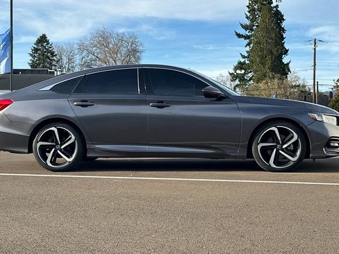 Used 2019 Honda Accord Sport image 3