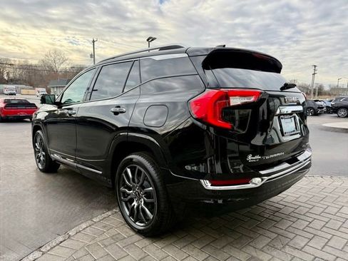 Used 2023 GMC Terrain Denali w/ Black Diamond Edition image 9