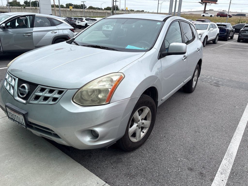 Used 2013 Nissan Rogue S w/ Special Edition Pkg FWD image 2