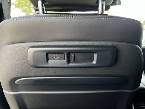 Used 2022 BMW X7 M50i w/ Cold Weather Package AWD/4WD image 30
