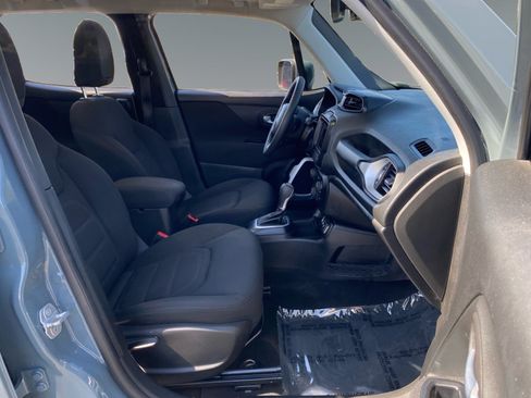 Used 2018 Jeep Renegade Latitude w/ Safety & Security Group FWD image 15