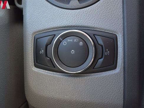 Used 2022 Ford E-350 and Econoline 350 Super Duty image 15