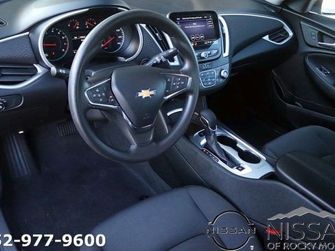 Used 2024 Chevrolet Malibu LT FWD image 13