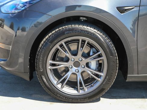 Used 2025 Tesla Model Y Long Range RWD image 10