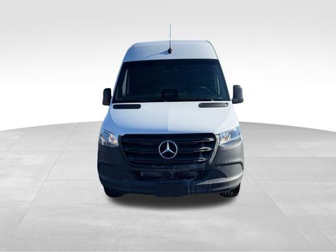 Used 2025 Mercedes-Benz Sprinter 2500 image 7
