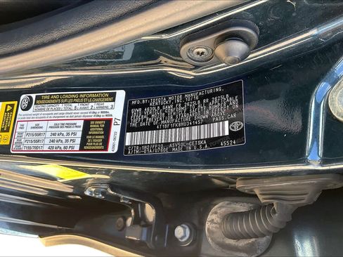 Used 2017 Toyota Camry LE FWD image 37