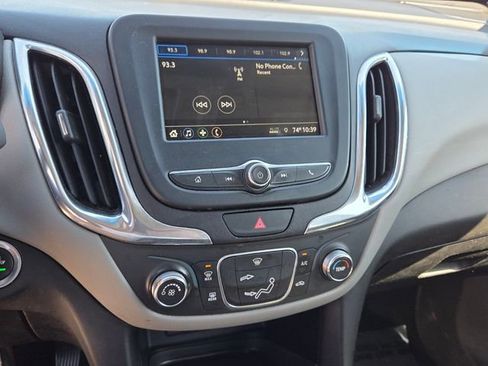 Used 2019 Chevrolet Equinox LS FWD image 18