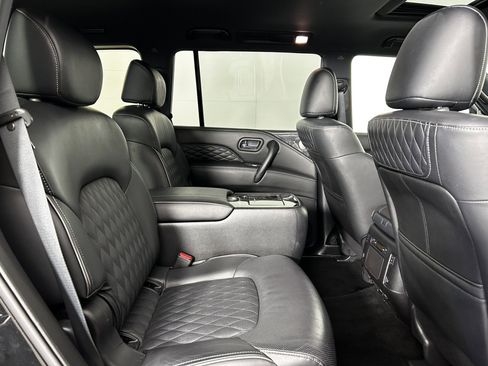 Used 2024 INFINITI QX80 Sensory AWD/4WD image 14
