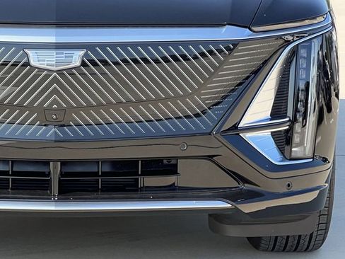 New 2026 Cadillac Lyriq Luxury image 8