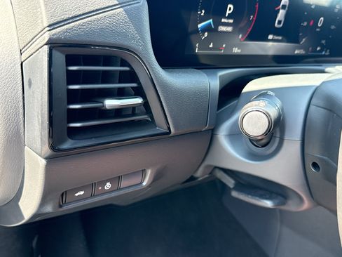 New 2027 Nissan Sentra SR FWD image 13