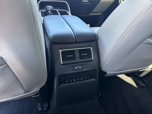 Used 2024 MAZDA CX-90 3.3 Turbo w/ Preferred Package image 17