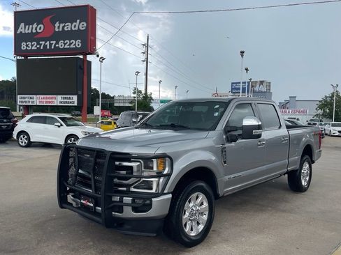 Used 2021 Ford F250 Platinum w/ FX4 Off-Road Package AWD/4WD image 4
