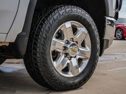 Used 2023 Chevrolet Silverado 2500 LT w/ Convenience Package image 9