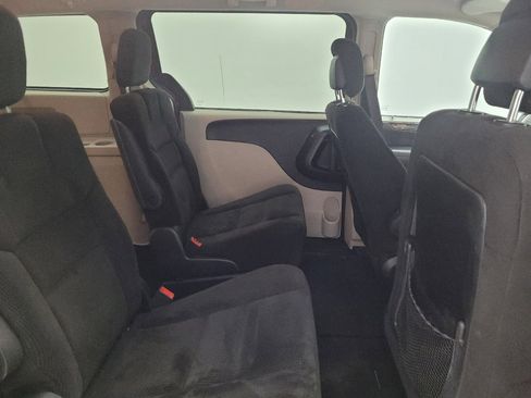 Used 2016 Dodge Grand Caravan SXT w/ Rear Park Assist Package FWD image 19