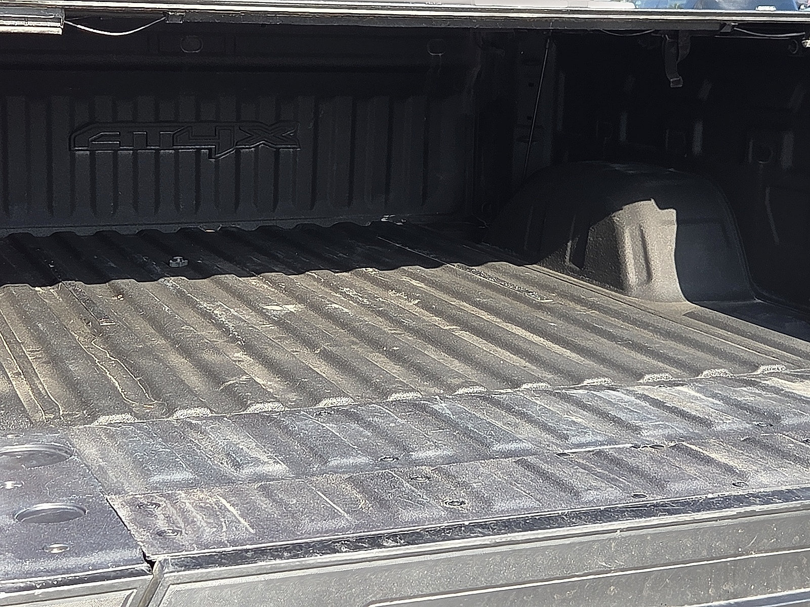 Used 2023 GMC Sierra 1500 AT4X AWD/4WD image 8