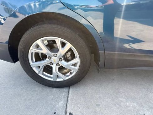 Used 2020 Chevrolet Equinox Premier FWD image 3