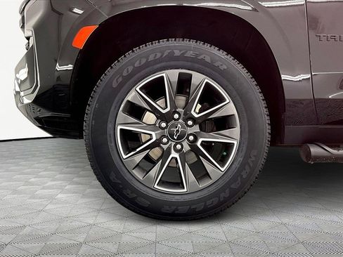 Used 2024 Chevrolet Tahoe Z71 w/ Luxury Package image 9
