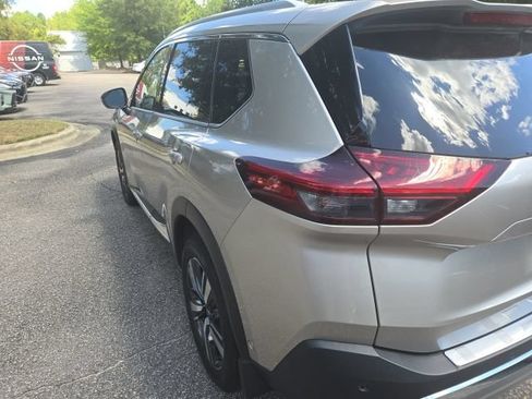 Used 2023 Nissan Rogue Platinum w/ Platinum Premium Package FWD image 3
