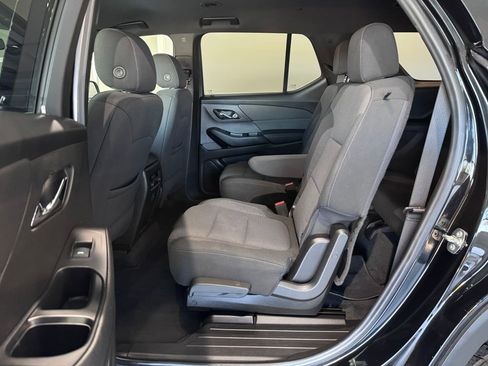 Certified 2022 Chevrolet Traverse LT image 9