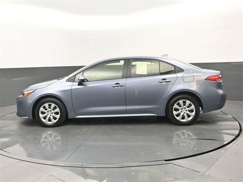 Used 2025 Toyota Corolla LE image 20