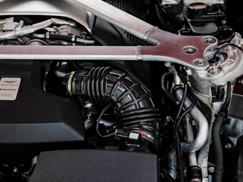 Used 2019 Aston Martin V8 Vantage Coupe image 99