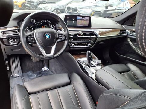 Used 2019 BMW 530i w/ Convenience Package RWD image 9