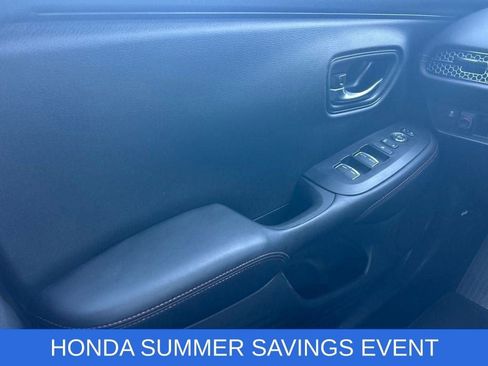 Used 2025 Honda HR-V Sport image 15