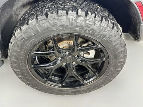 Used 2022 Land Rover Defender 110 AWD/4WD image 32