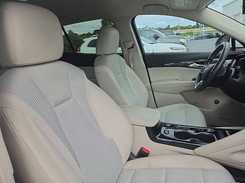 Used 2022 Buick Envision Preferred FWD image 18