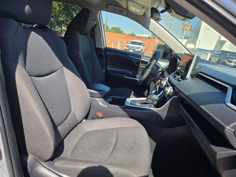 Used 2025 Toyota RAV4 LE image 30