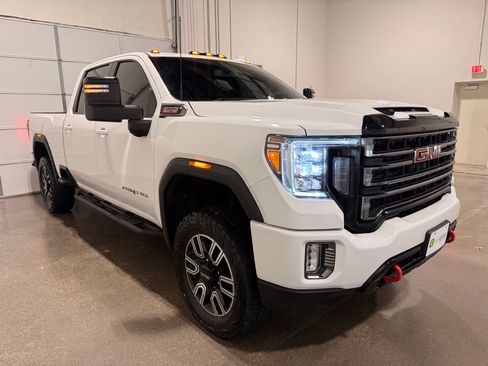Used 2023 GMC Sierra 2500 AT4 AWD/4WD image 3