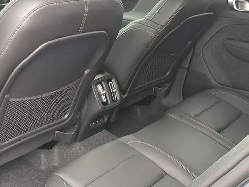 Used 2026 Volvo XC40 B5 Core w/ Protection Package Premier AWD/4WD image 17
