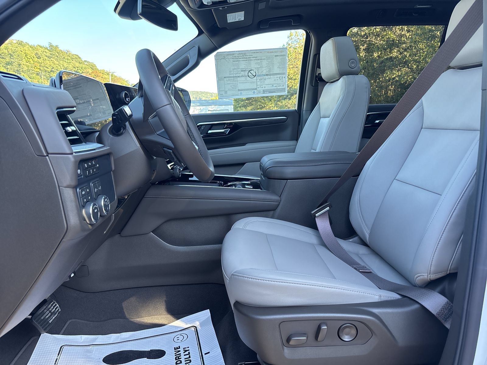 New 2027 Chevrolet Tahoe Z71 w/ Comfort Package AWD/4WD image 14