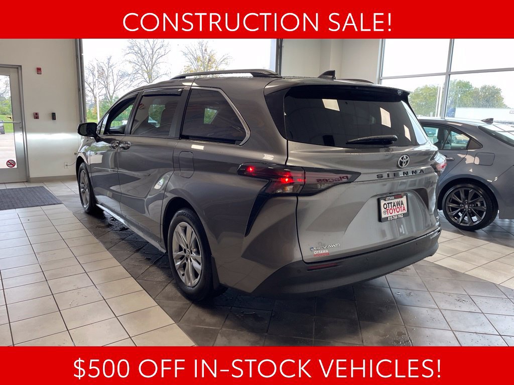 Used 2026 Toyota Sienna XLE AWD/4WD image 6