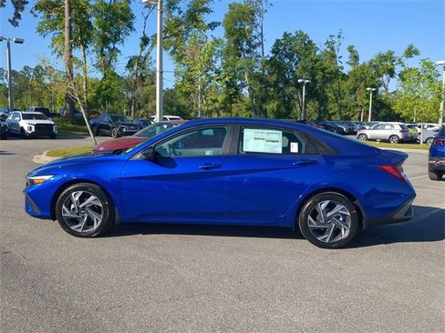 New 2025 Hyundai Elantra Sport image 8