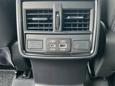 New 2025 Subaru Forester Limited w/ Popular Package #2 image 32