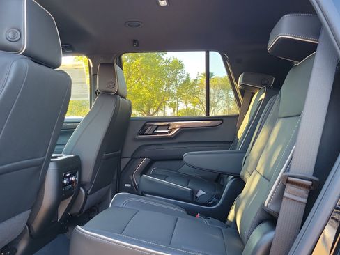 New 2026 GMC Yukon Elevation image 6