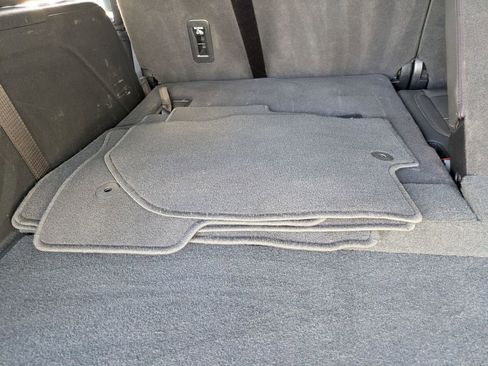 Used 2025 Chevrolet Tahoe LT image 33