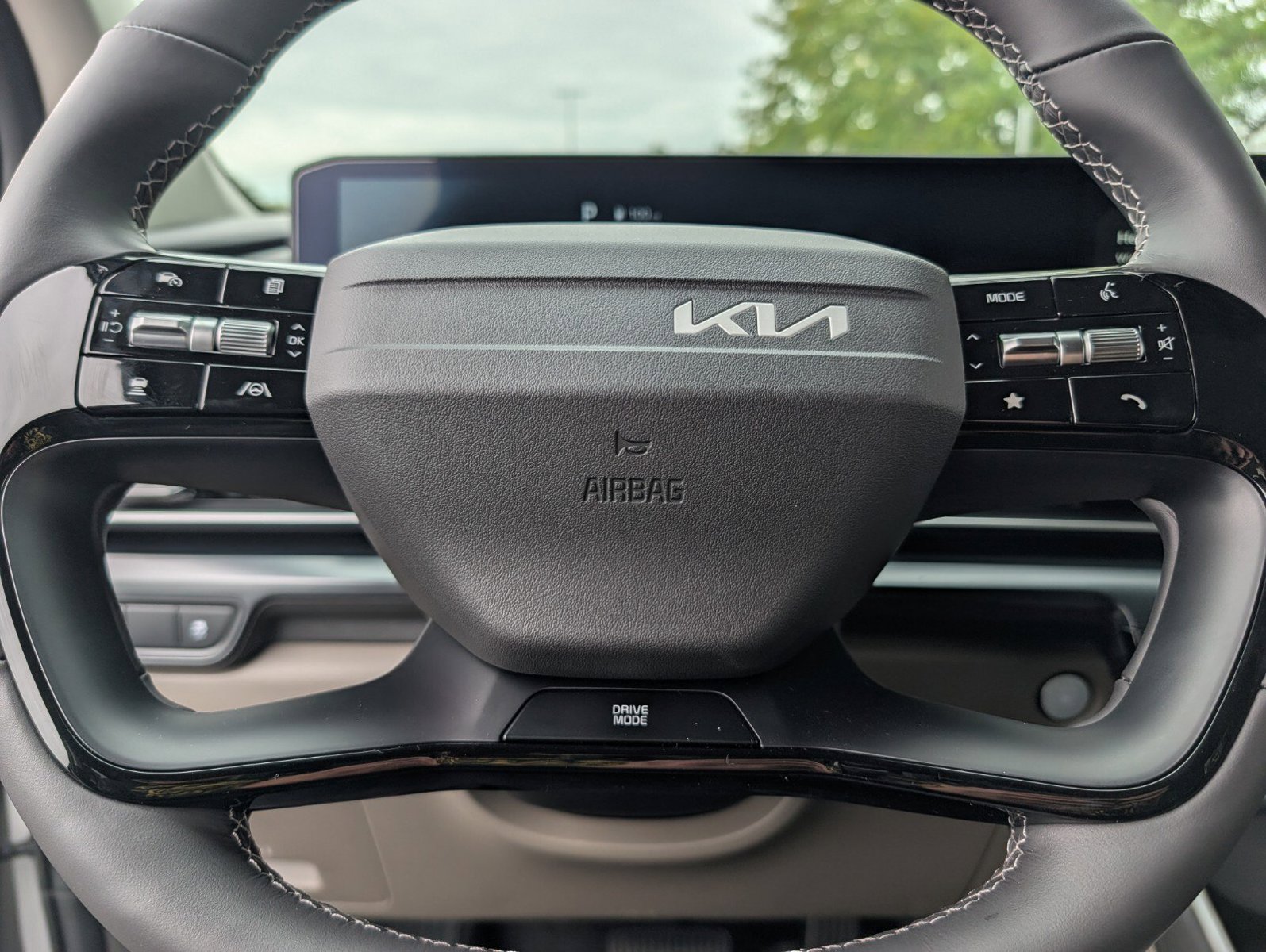 New 2027 Kia Carnival LX FWD image 32