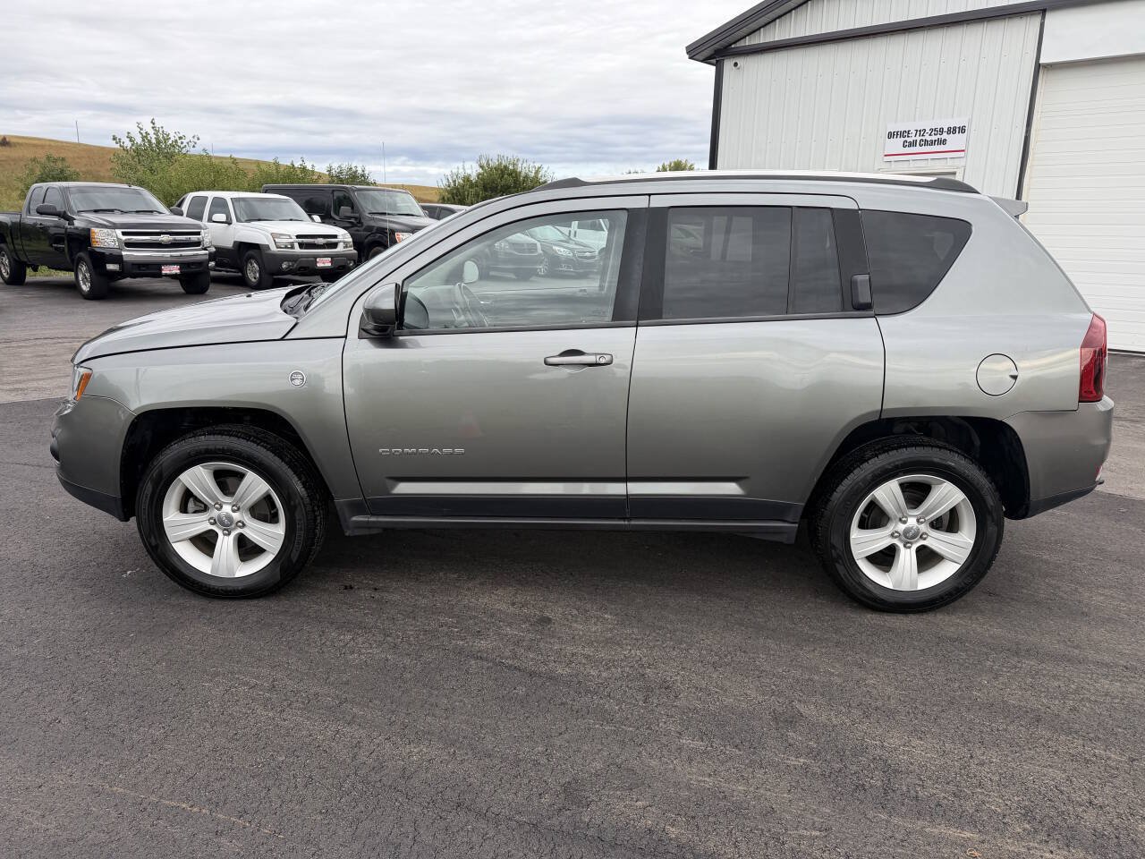 Used 2014 Jeep Compass Latitude AWD/4WD image 2